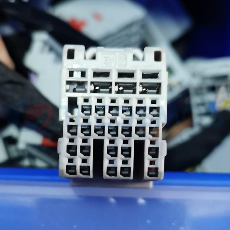 Car Connector For Light gray 26 Pins CT26-0099M-8