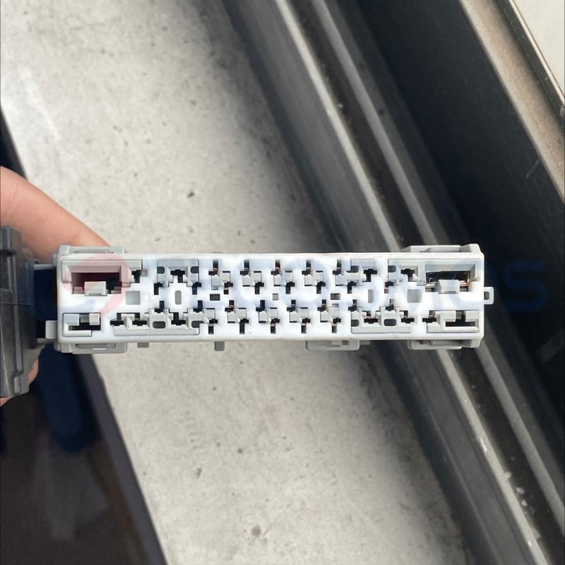 Car Connector For Buick fuse box gray 40 pin CT40-0008M-2