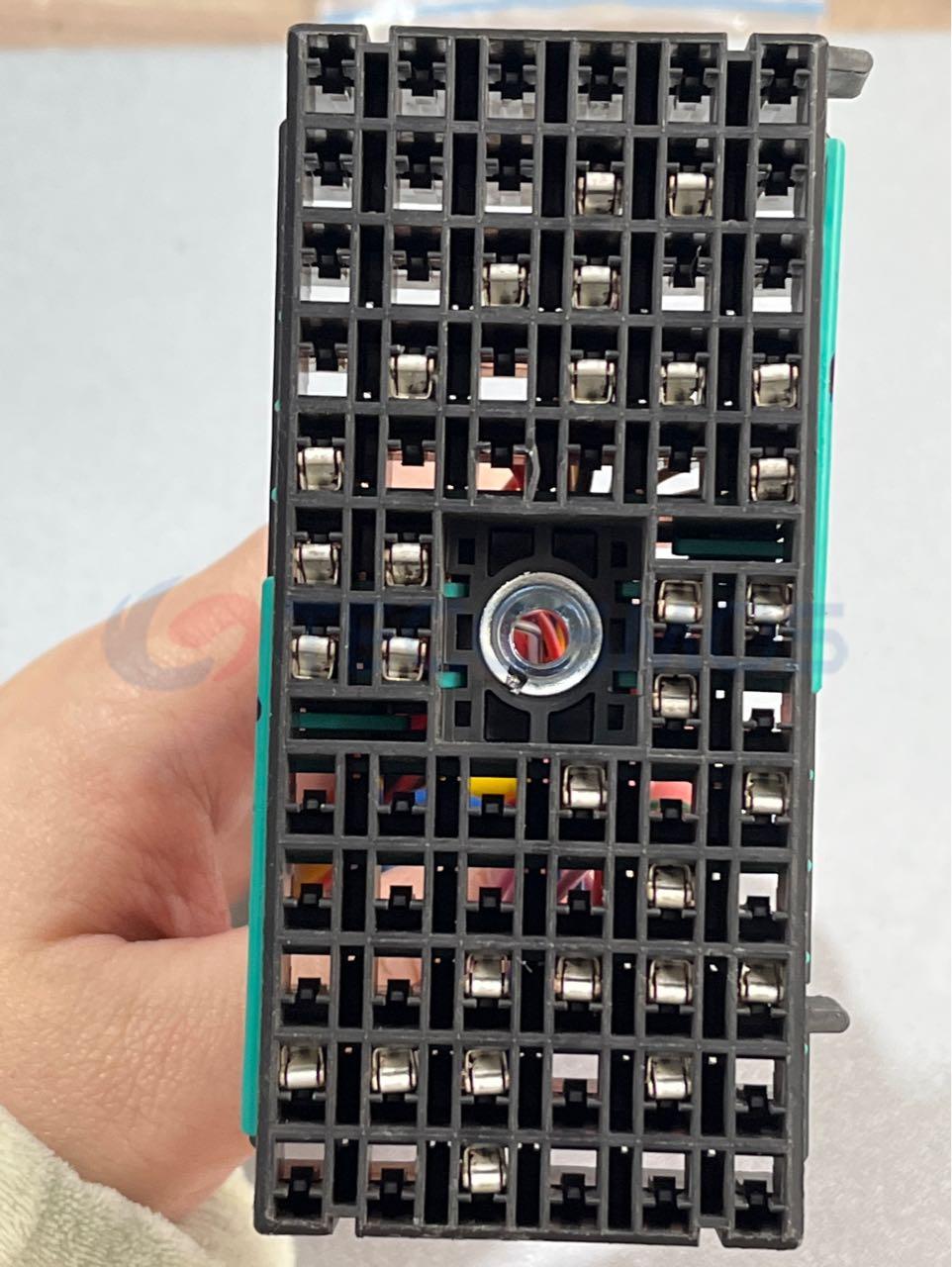 Car Connector For Buick engine compartment box green clip 68 pin CT68-0005M